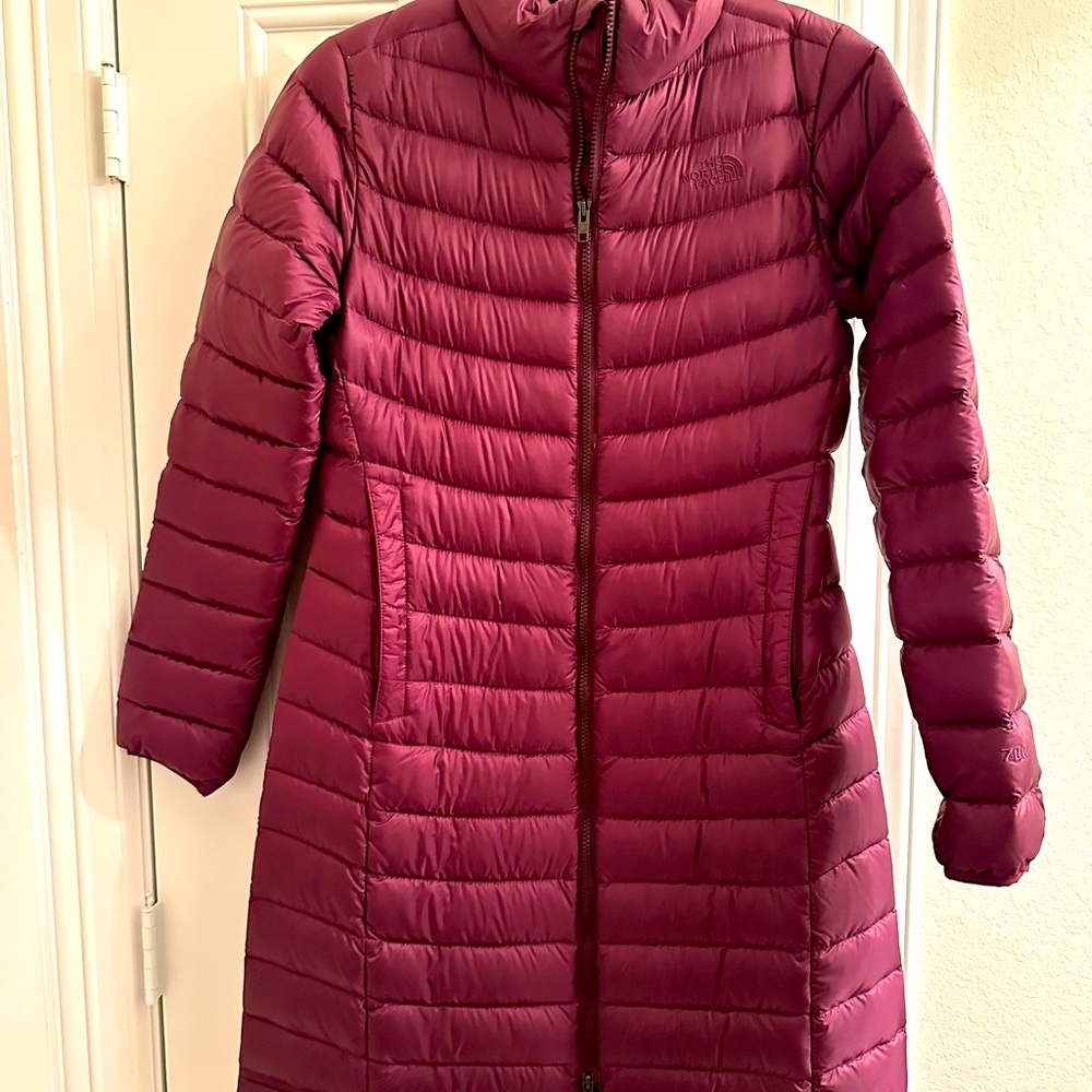 Plum down north face puffy parka EUC